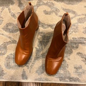 Marc Jacobs tan booties, lightly worn. Size 37